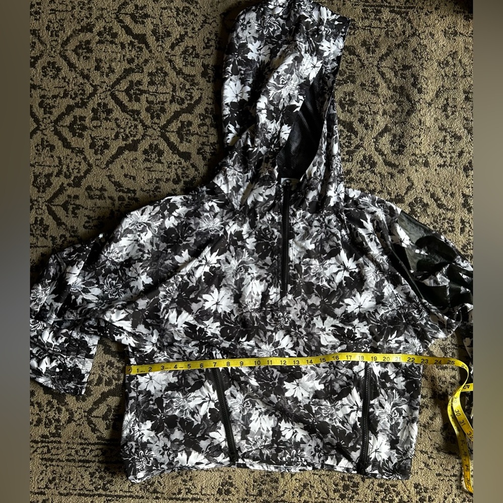 Ivy Park Black and White Floral Windbreaker